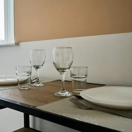 Apartment En Deplacement 6 Securisee Proche Gare Tourcoing