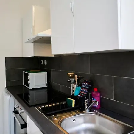 Apartment En Deplacement 6 Securisee Proche Gare Tourcoing